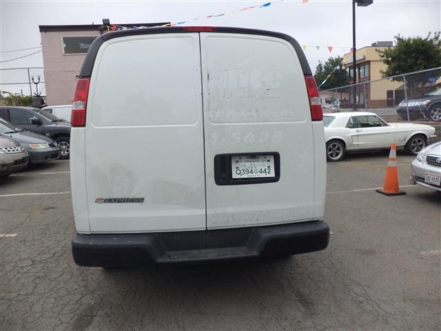 2007 Chevrolet Express Base