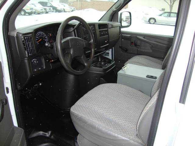 2007 Chevrolet Express Ls-awd-2nd Bench-cd Player-1 Owner