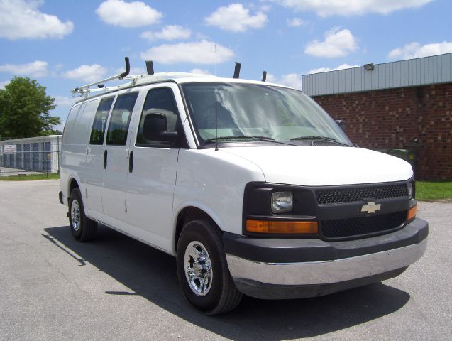 2007 Chevrolet Express 750i 4dr Sdn