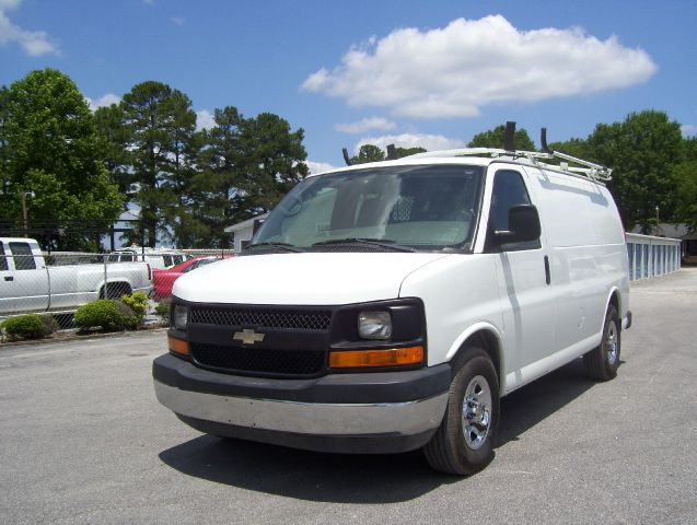 2007 Chevrolet Express 750i 4dr Sdn