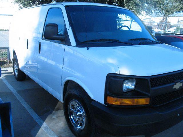 2007 Chevrolet Express 750i 4dr Sdn