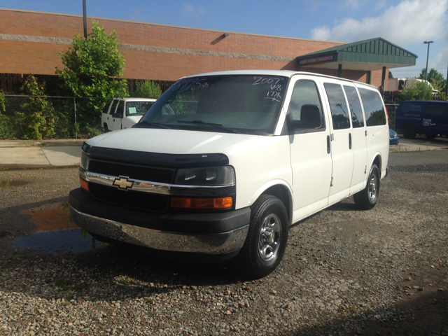 2007 Chevrolet Express 750i 4dr Sdn