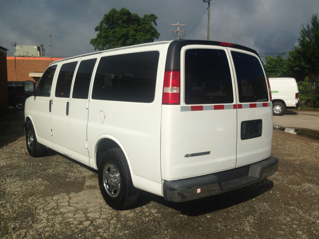 2007 Chevrolet Express 750i 4dr Sdn