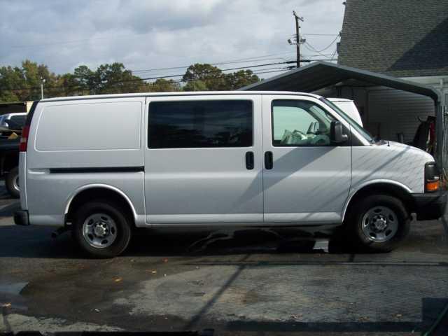 2007 Chevrolet Express Overland 4X4