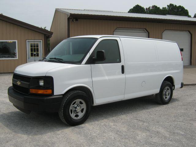 2008 Chevrolet Express 750i 4dr Sdn