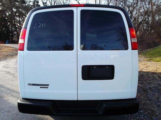 2008 Chevrolet Express Base