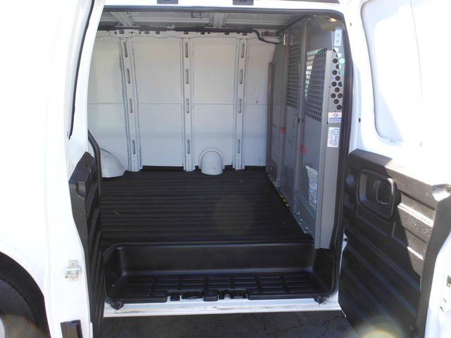 2008 Chevrolet Express 750i 4dr Sdn