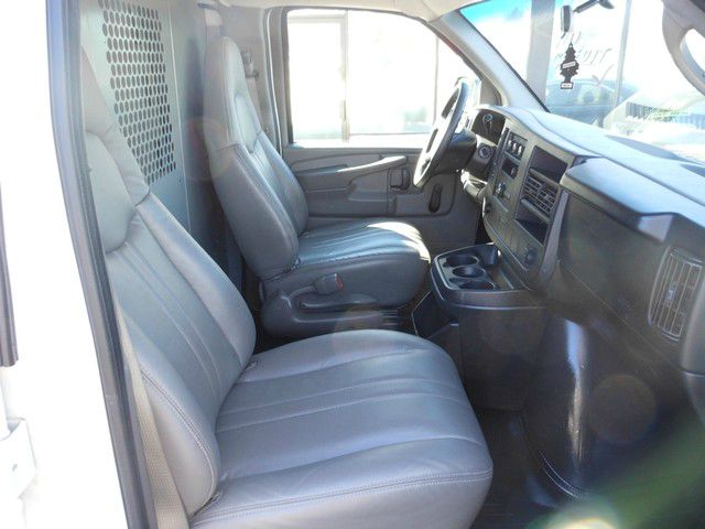 2008 Chevrolet Express 750i 4dr Sdn