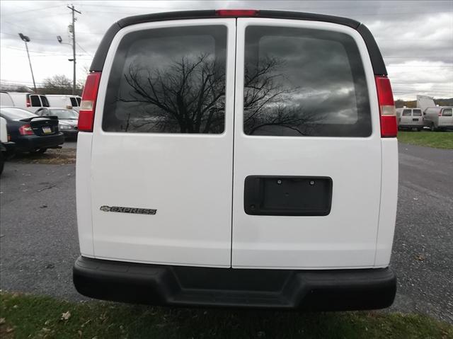 2008 Chevrolet Express Base