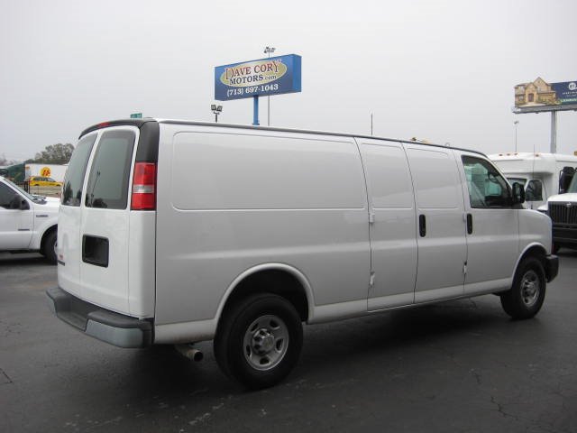 2008 Chevrolet Express Club Cab 155 WB HD 4WD