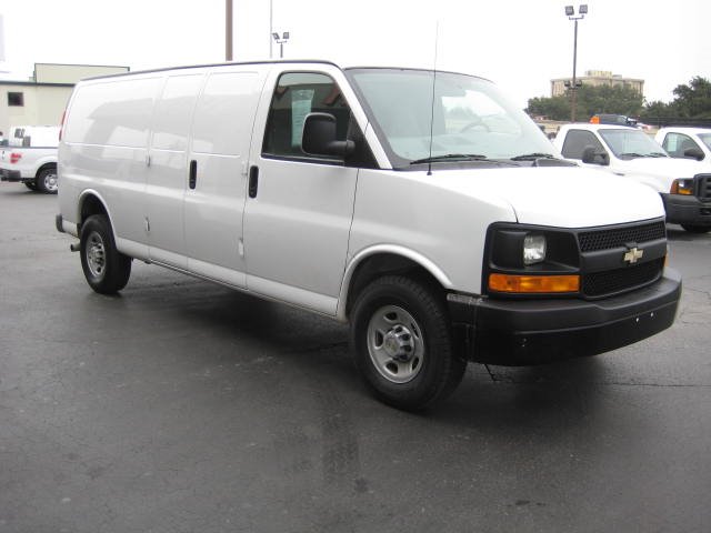 2008 Chevrolet Express Club Cab 155 WB HD 4WD