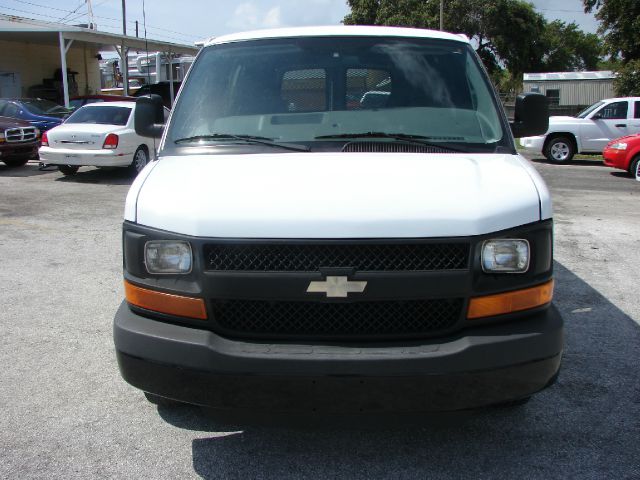 2008 Chevrolet Express 750i 4dr Sdn