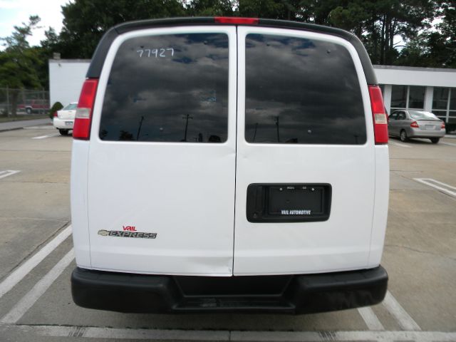 2008 Chevrolet Express 750i 4dr Sdn