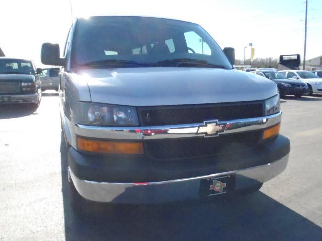 2008 Chevrolet Express 750li 4dr Sdn Sedan