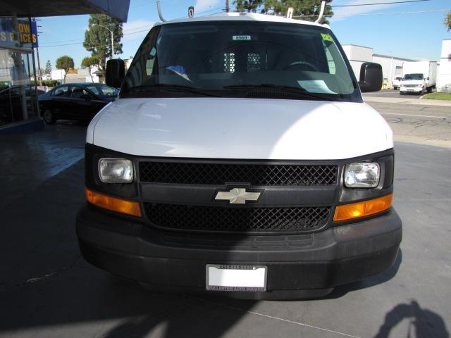 2008 Chevrolet Express Leather / Sunroof