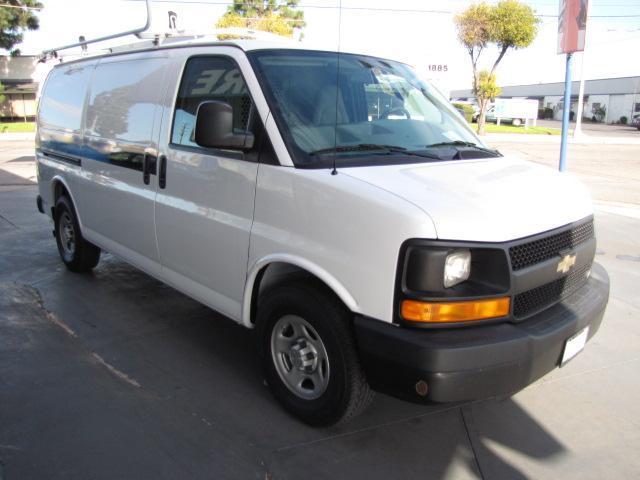 2008 Chevrolet Express Leather / Sunroof