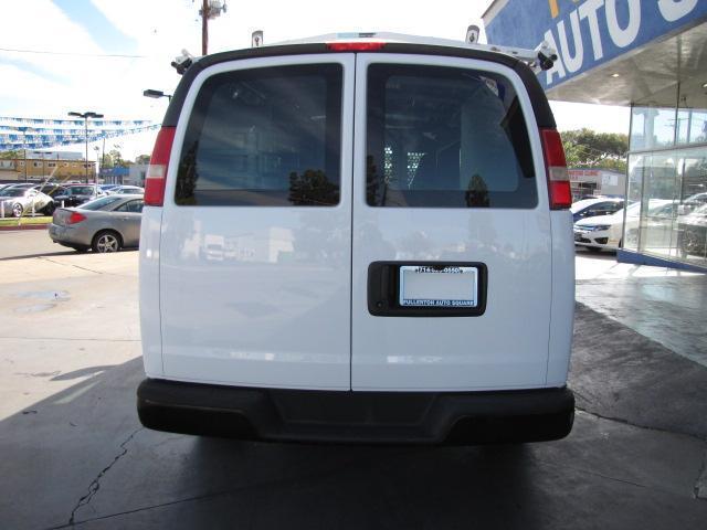 2008 Chevrolet Express Leather / Sunroof