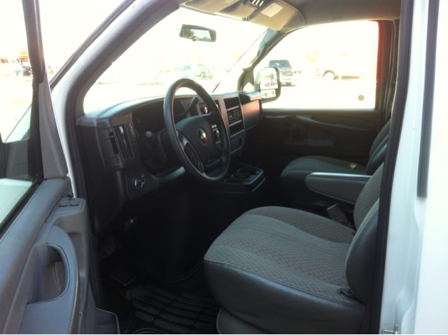 2008 Chevrolet Express 4dr Sdn LWB Sedan