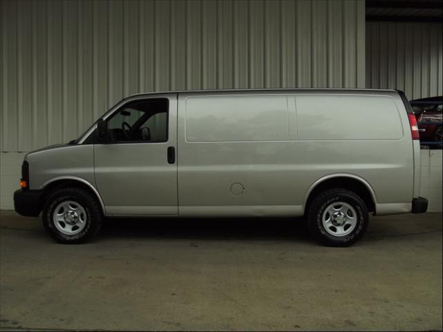 2008 Chevrolet Express Base