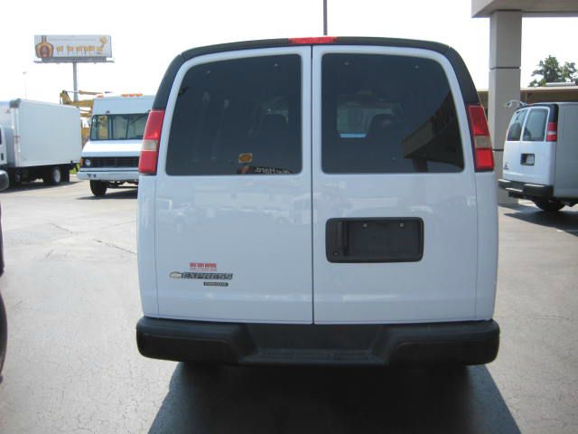 2008 Chevrolet Express SLE Crew Cab 4x4 Z-71