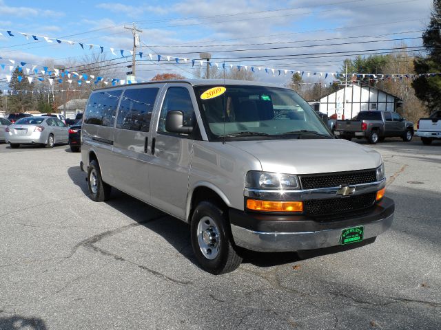 2009 Chevrolet Express 114.6 XLT W/rear Door Privacy Glass