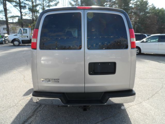 2009 Chevrolet Express 114.6 XLT W/rear Door Privacy Glass