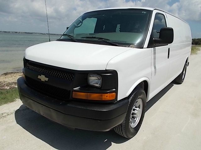 2009 Chevrolet Express Club Cab 155 WB HD 4WD