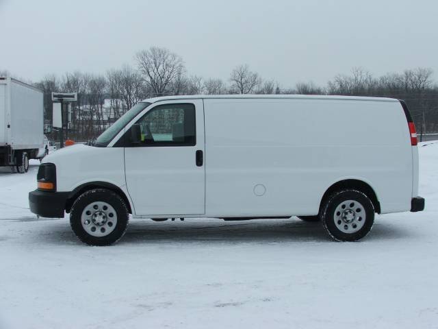 2009 Chevrolet Express Base