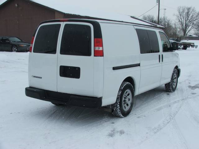 2009 Chevrolet Express Base