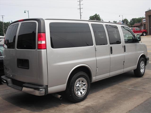 2009 Chevrolet Express CE 1.8