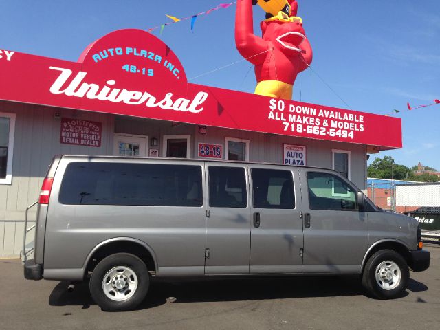 2009 Chevrolet Express 4dr Sdn LWB Sedan