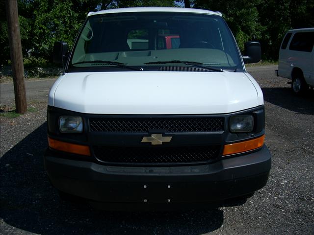 2009 Chevrolet Express Base