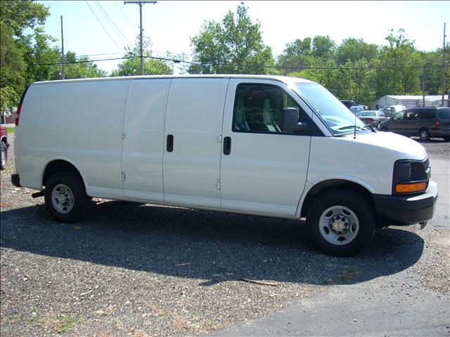 2009 Chevrolet Express Base