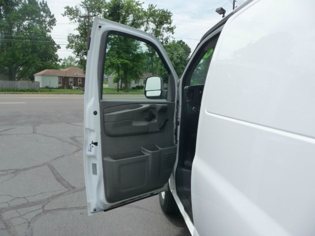 2009 Chevrolet Express REG WB