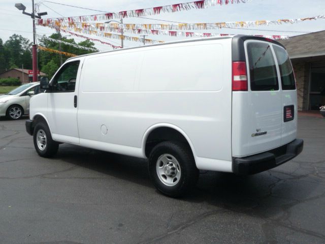 2009 Chevrolet Express REG WB