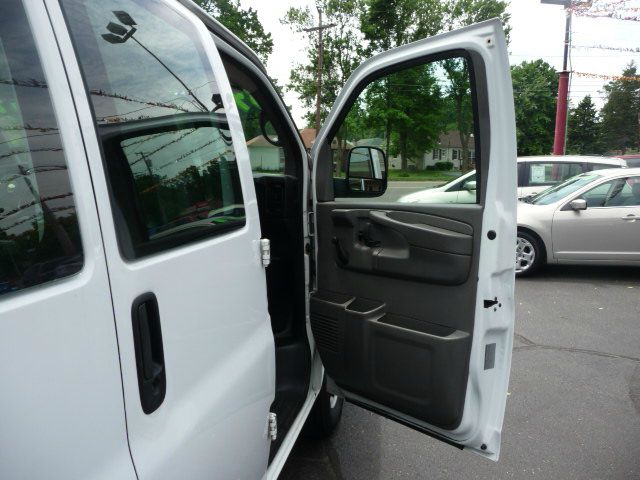 2009 Chevrolet Express REG WB