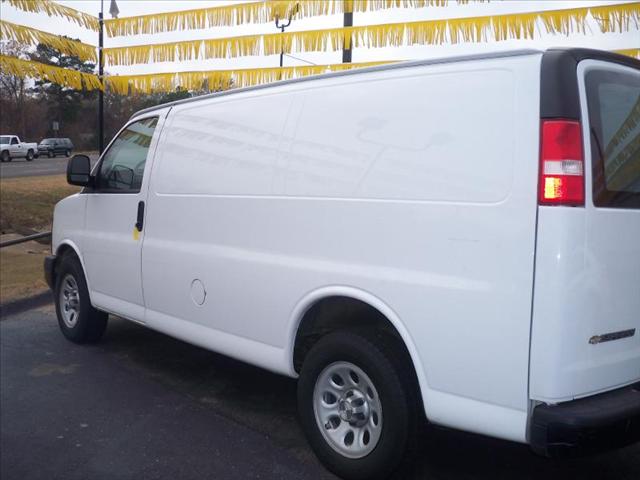 2009 Chevrolet Express Ls-awd-2nd Bench-cd Player-1 Owner