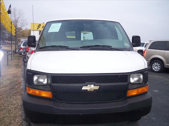 2009 Chevrolet Express Ls-awd-2nd Bench-cd Player-1 Owner