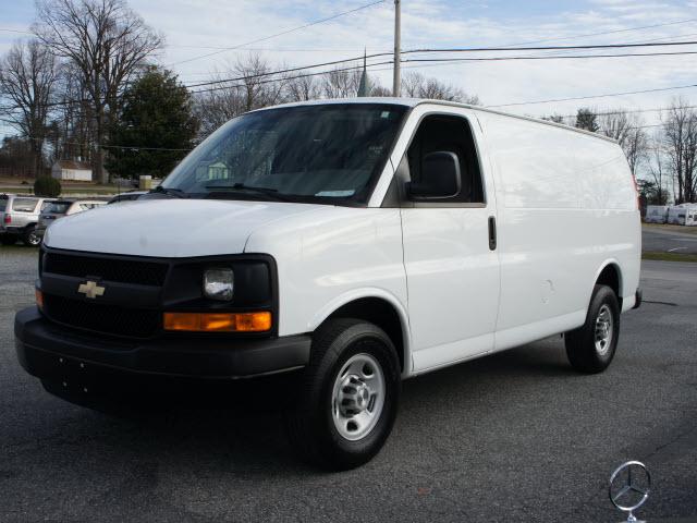 2009 Chevrolet Express SE - Convertible Sharp