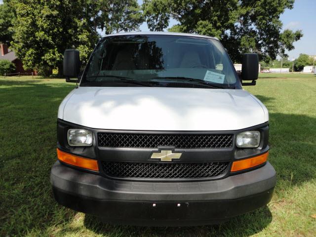 2009 Chevrolet Express SE - Convertible Sharp