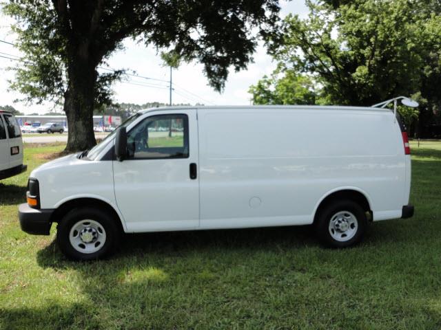 2009 Chevrolet Express SE - Convertible Sharp