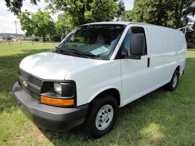 2009 Chevrolet Express SE - Convertible Sharp