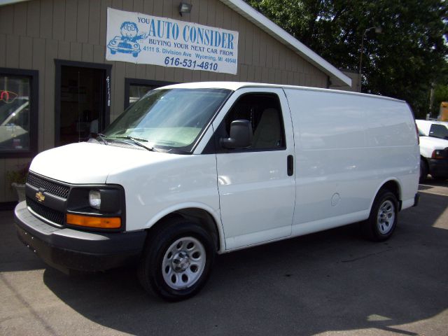 2009 Chevrolet Express CE 1.8