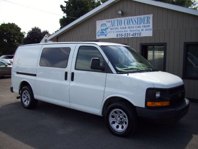 2009 Chevrolet Express CE 1.8