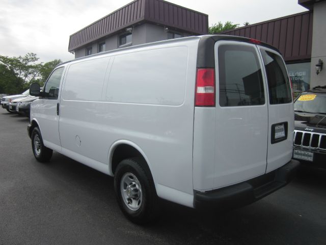 2010 Chevrolet Express Coupe 4D