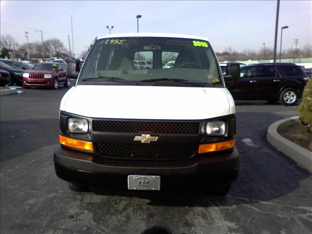 2010 Chevrolet Express Leather / Sunroof