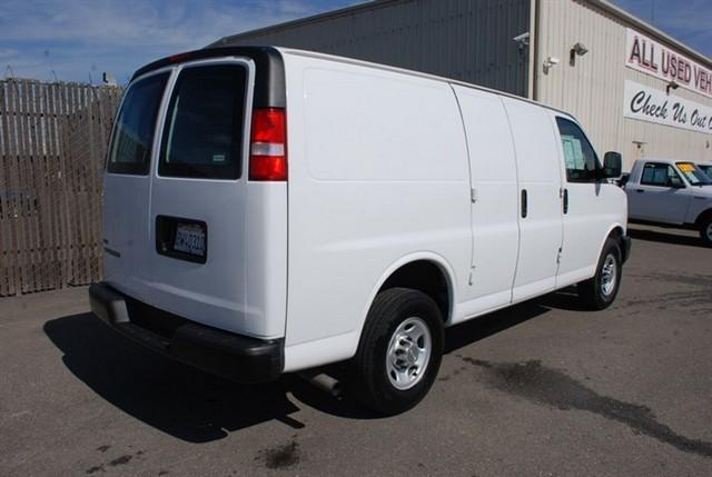 2010 Chevrolet Express Legacy LTD AWD