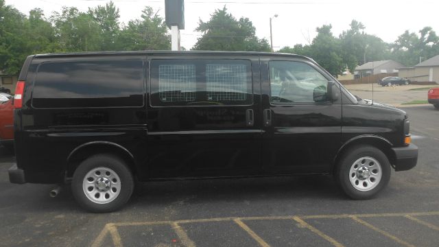 2010 Chevrolet Express 750i 4dr Sdn