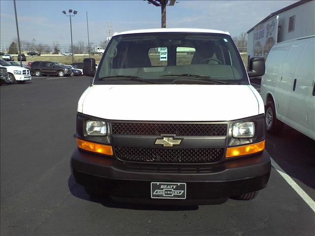 2010 Chevrolet Express Leather / Sunroof