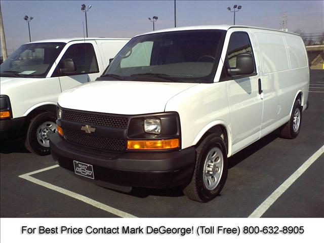 2010 Chevrolet Express Leather / Sunroof